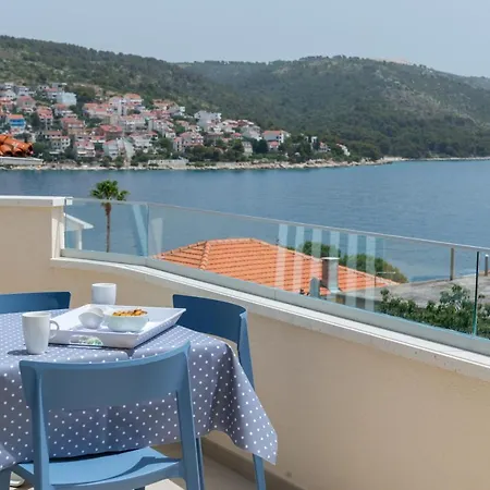 Apartment Spacious Modern Miljak - 1min To The *