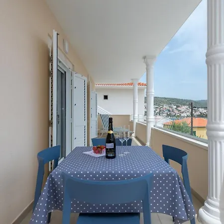 Spacious Modern Miljak - 1min To The Apartment