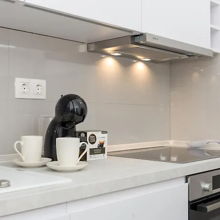 Spacious Modern Miljak - 1min To The Apartment