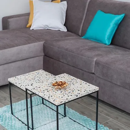 Spacious Modern Miljak - 1min To The Apartment Trogir