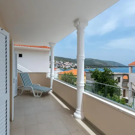 Spacious Modern Miljak - 1min To The Apartment *