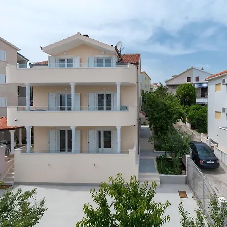 Apartmán Spacious Modern Miljak - 1min To The Trogir