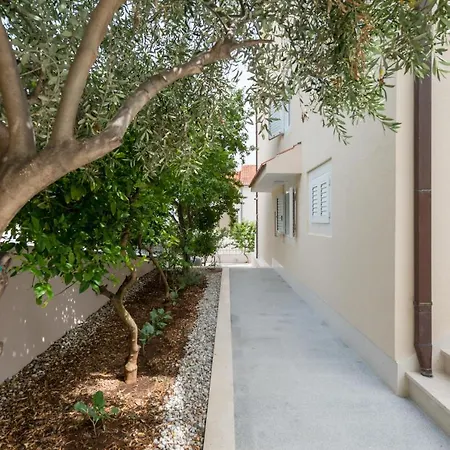 Apartmán Spacious Modern Miljak - 1min To The *